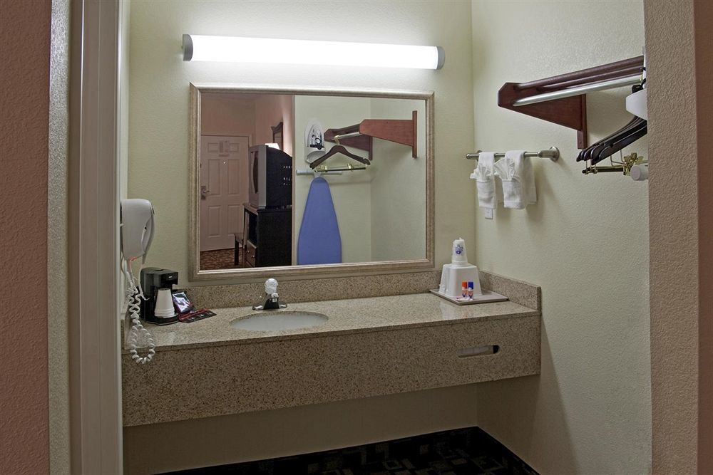 Motel Americas Value 2*